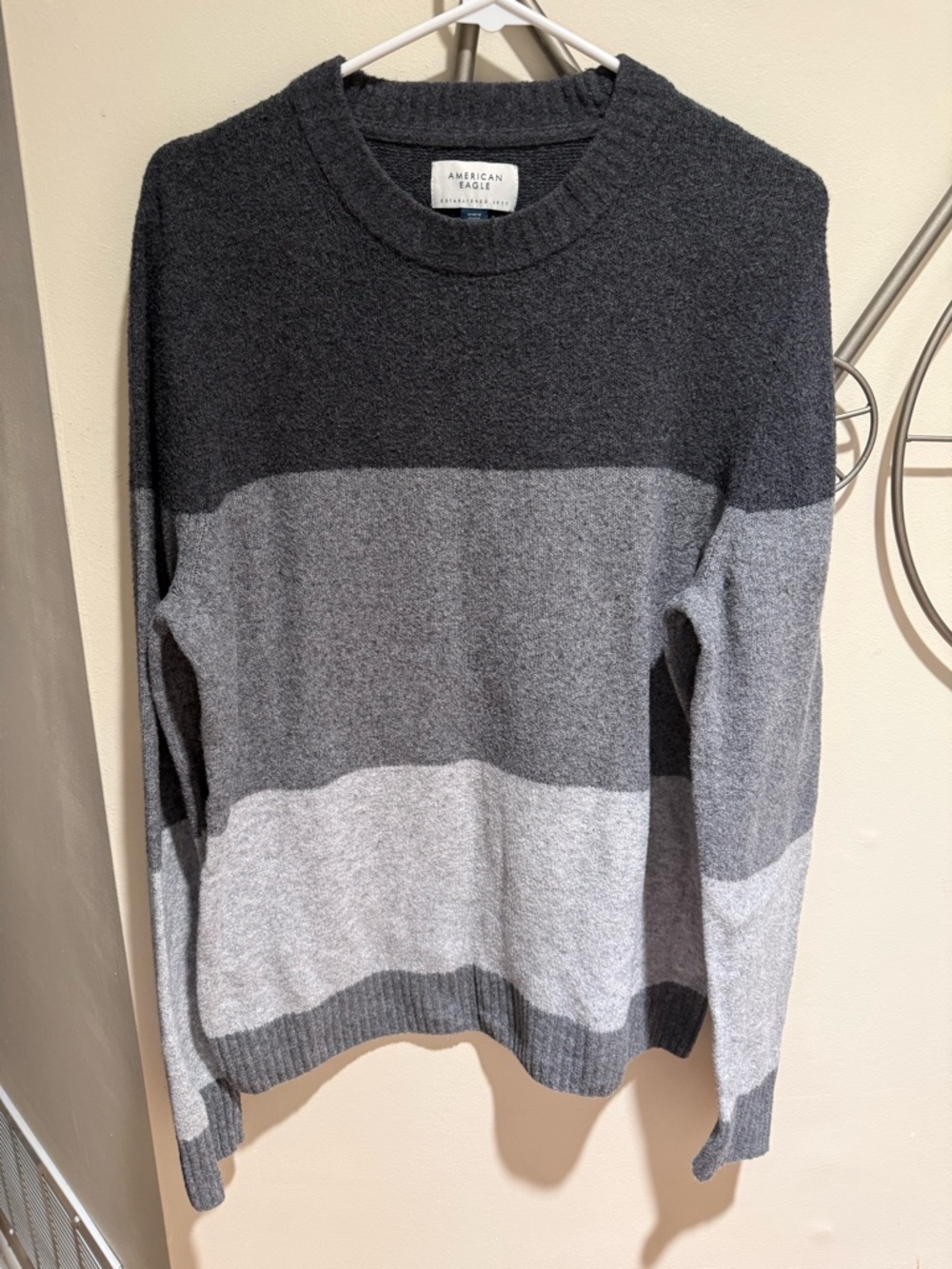 American Eagle Outfitters Men’s Gray Colorblock Crewneck Sweater M Cotton Blend